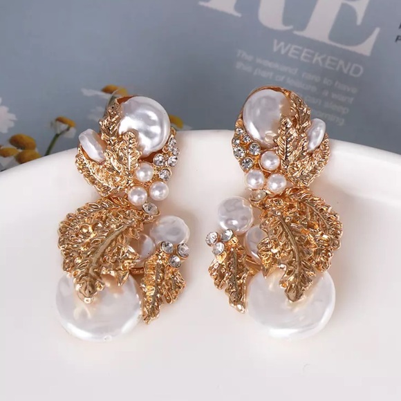Zara Jewelry - Zara Gold Rhinestone Pearl Earrings